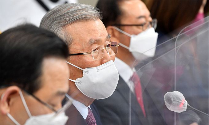 김종인 국민의힘 비상대책위원장이 8일 서울 여의도 국회에서 열린 비상대책위원회의에서 모두발언을 하고 있다. 뉴스1