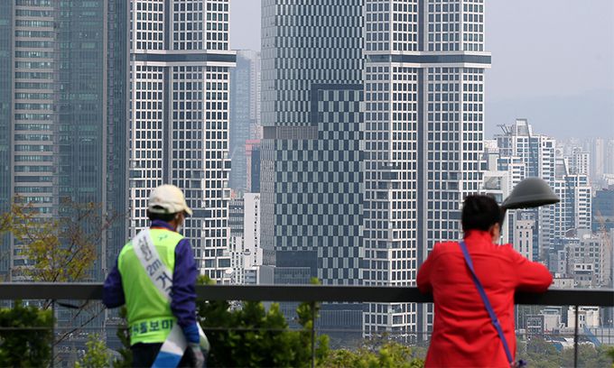 지난 11일 서울 성동구 응봉산 팔각정에서 바라본 성수동 일대. 연합뉴스