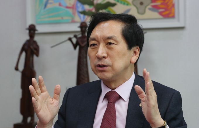 국민의힘 원내대표에 출마한 김기현 의원이 21일 국회 의원회관에서 한 언론과 인터뷰를 하고 있다. 김 의원 측 일정상 세계일보와는 전화 인터뷰를 진행했다. 연합뉴스