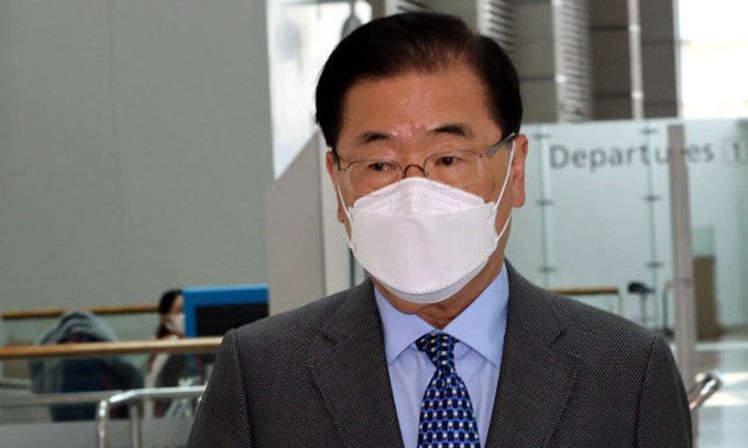 정의용 외교부 장관이 지난 2일 오전 영국 런던에서 열리는 주요 7개국(G7) 외교·개발장관회의 참석을 위해 인천국제공항 1터미널을 통해 출국하고 있다. 연합뉴스