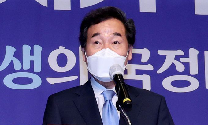 더불어민주당 이낙연 전 대표가 10일 서울 용산구 백범기념관에서 열린 싱크탱크 ‘연대와 공생’ 주최 국정비전 제안 심포지엄에서 국정비전을 제안하고 있다. 국회사진기자단