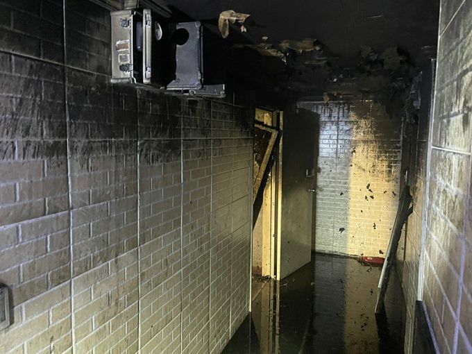 비어있던 원룸에서 불이나 가재도구 등을 태워 200만원 상당의 재산피해가 났다. 부산경찰청 제공