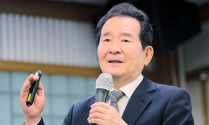 정세균 전 국무총리가 12일 서울 중구 한국프레스센터에서 '대한민국을 생각하는 호남미래 포럼' 회원들을 대상으로 특별강연을 하고 있다. 연합뉴스