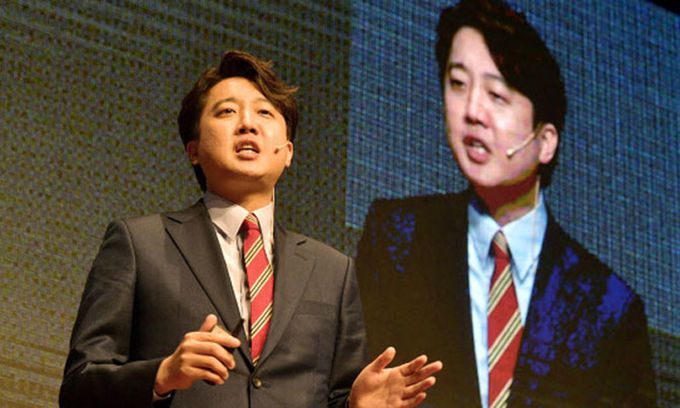 국민의힘 이준석 당 대표 후보가 25일 서울 마포구 누리꿈스퀘어에서 열린 국민의힘 제1차 전당대회 비전스토리텔링PT에서 발표를 하고 있다. 뉴시스