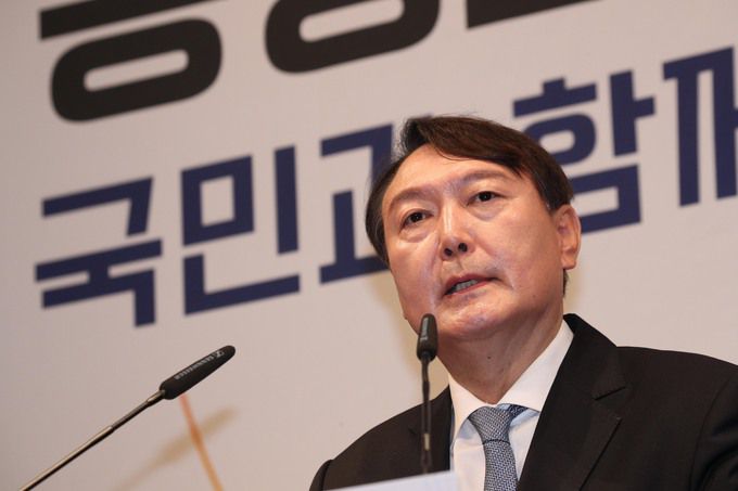 윤석열 전 검찰총장이 29일 오후 서울 서초구 매헌 윤봉길 의사 기념관에서 대선출마 선언을 하고 있다. 뉴시스