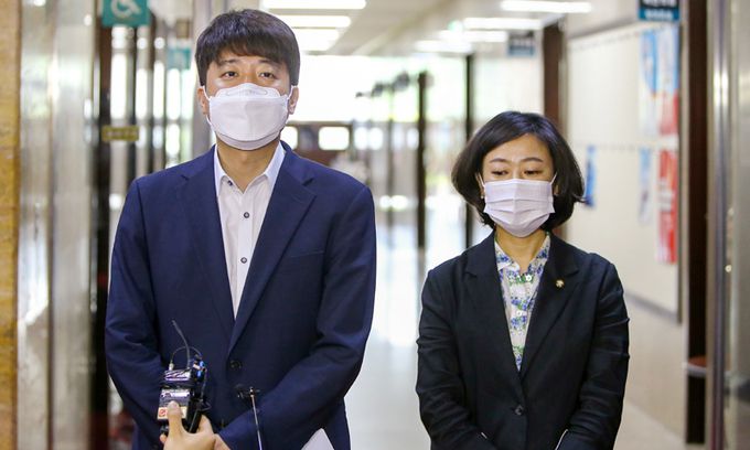 이준석 국민의힘 대표가 13일 서울 여의도 국회에서 현안 관련 질의에 답변하고 있다. 공동취재사진