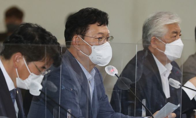 더불어민주당 송영길 대표가 13일 울산시청 대회의실에서 열린 울산 예산정책협의회에서 발언하고 있다. 연합뉴스