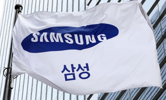 서울 서초구 삼성전자 서초사옥 삼성깃발이 바람에 펄럭이고 있다. 뉴시스