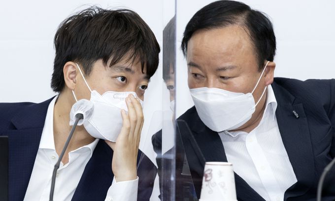 국민의힘 이준석 대표와 김재원 최고위원. 연합뉴스