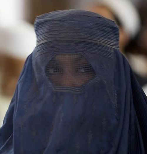 부르카 입은 여성. 연합뉴스