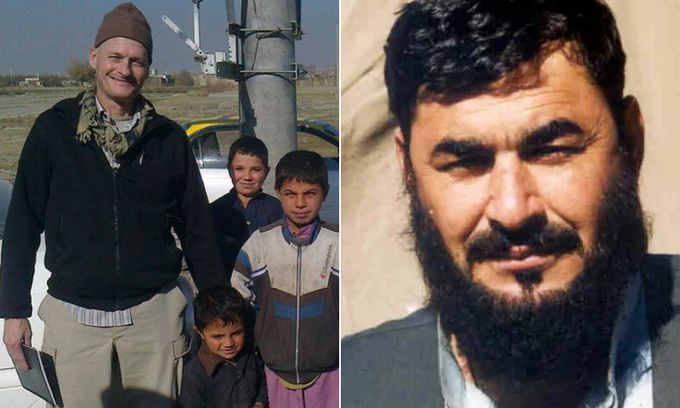 지난해 아프간에서 납치된 미국인 마크 프리릭스(맨 왼쪽)가 아프간 아이들과 찍은 사진(왼쪽). 오른쪽 사진은 탈레반 연계 마약왕 바시르 누르자이. BBC·뉴스위크 캡처