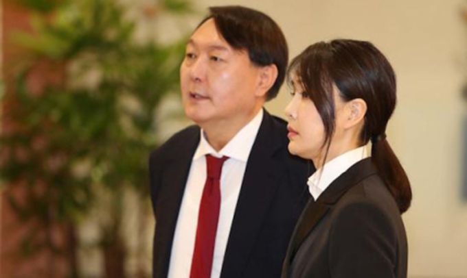 윤석열 전 검찰총장과 부인 김건희씨. 뉴시스