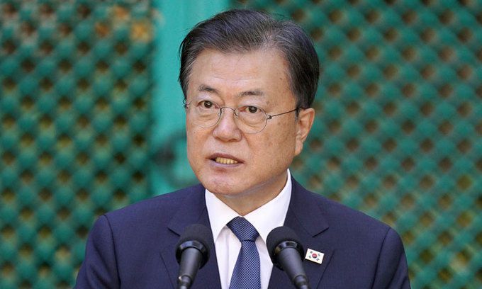 문재인 대통령이 22일(현지시간) 미국 하와이대 한국학 연구소에서 열린 독립유공자 훈장 추서식에서 발언하고 있다. 뉴시스