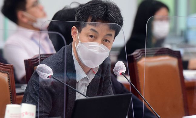 윤건영 더불어민주당 의원. 뉴스1