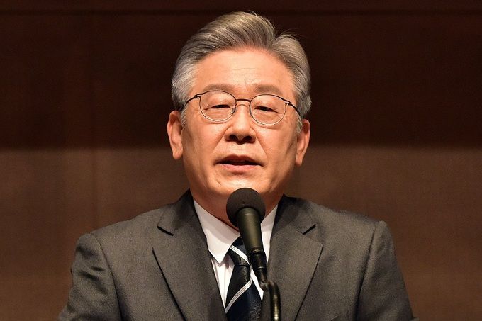 이재명 더불어민주당 대선 후보가 10일 서울 중구 한국프레스센터에서 열린 관훈클럽 초청 토론회에서 기조연설을 하고 있다. 연합뉴스