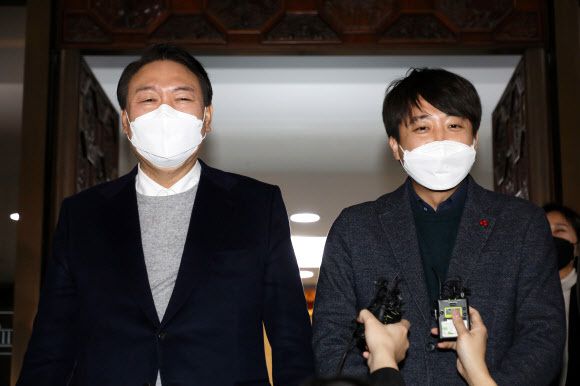 국민의힘 윤석열 대선 후보(왼쪽)와 이준석 대표. 국회사진기자단