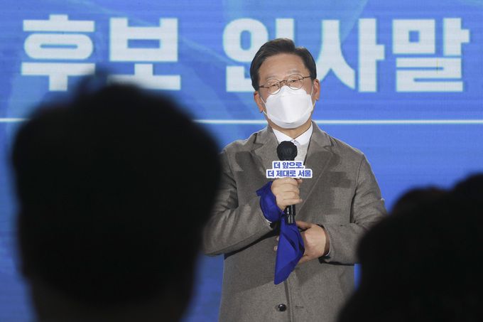 더불어민주당 이재명 대선 후보가 7일 오후 서울 용산구 백범김구기념관에서 열린 서울시 선대위 출범식에서 인사말을 하고 있다. 국회사진기자단