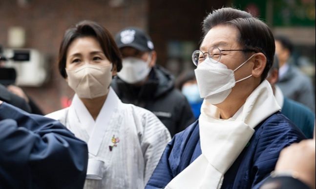 더불어민주당 이재명 대선 후보가 부인 김혜경 씨. 연합뉴스