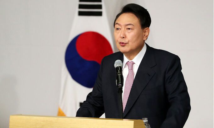 윤석열 대통령 당선인이 10일 서울 여의도 국회 도서관에서 당선 인사 기자회견을 하고 있다. 남제현 선임기자