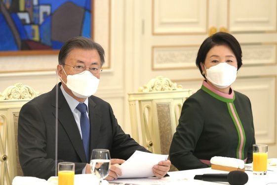 문재인 대통령(왼쪽)과 김정숙 여사. 뉴스1