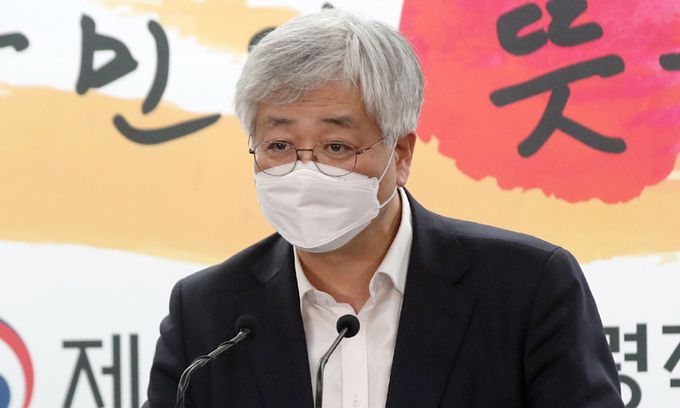 심교언 대통령직인수위원회 부동산TF 팀장이 29일 서울 종로구 통의동 대통령직인수위원회에서 브리핑하고 있다. 인수위사진기자단