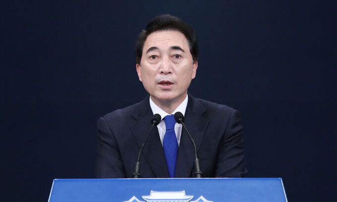 박수현 국민소통수석이 31일 춘추관 브리핑룸에서 김정숙 여사의 의상 논란 및 특수활동비 사용 관련 브리핑을 하고 있다. 서울=뉴시스