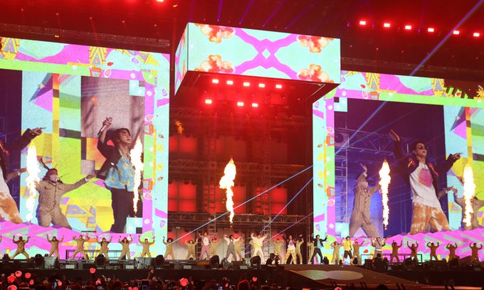 라스베이거스 공연 중인 방탄소년단. 하이브 제공