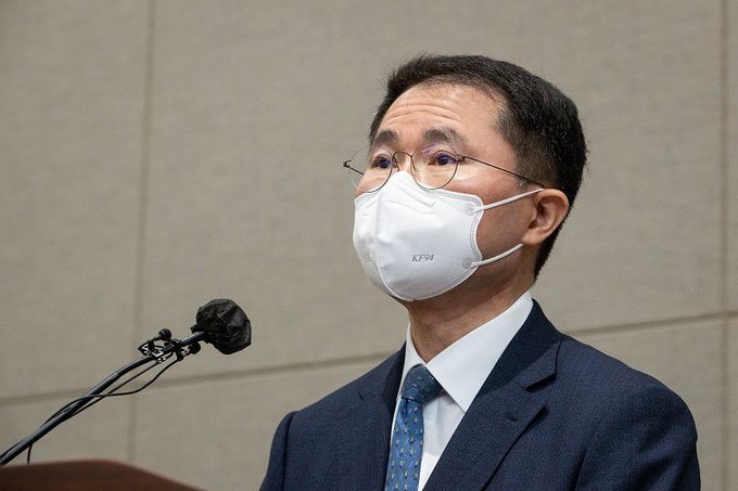 여운국 고위공직자범죄수사처(공수처) 차장이 4일 정부과천청사 공수처에서 이른바 ‘고발사주’ 의혹 수사의 결과를 브리핑하고 있다. 과천=연합뉴스