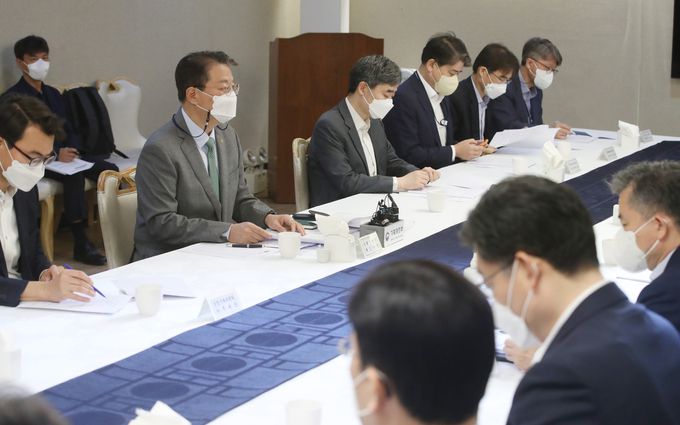 방기선 기획재정부 제1차관이 26일 오전 서울 종로구 정부서울청사에서 열린 제2차 경제관계차관회의를 주재하며 발언하고 있다. 뉴시스