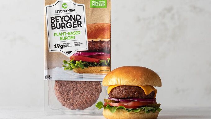 고기를 대체한 비건 대체육 ‘비욘드 미트’(왼쪽)와 버거. 출처=비욘드 미트(BEYOND MEAT)