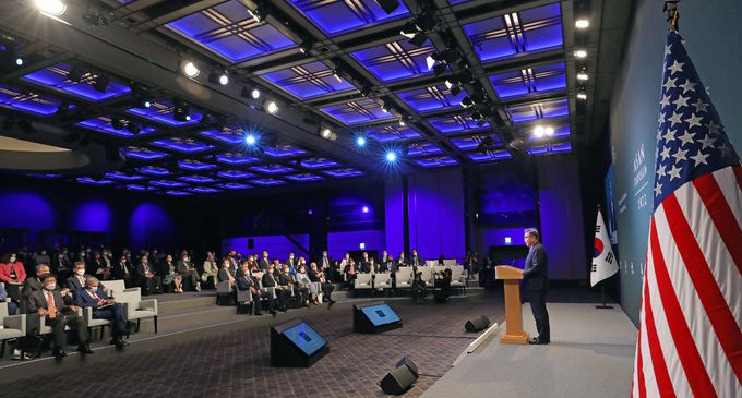 박진 외교부 장관이 3일 서울 용산구 그랜드하얏트 호텔에서 아산정책연구원 주최로 열린 한미수교 140주년 심포지엄에서 축사를 하고 있다. 뉴스1