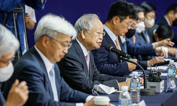 손경식 경총 회장이 28일 서울 마포구 경총에서 열린 '추경호 경제부총리 초정 정책 간담회'에 참석해 발언을 하고 있다. 공동취재사진