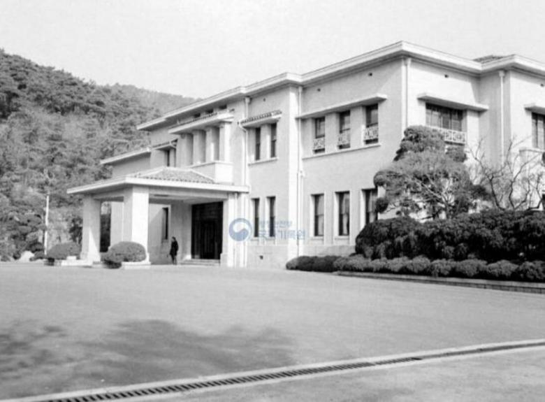 1993년 철거된 옛 조선총독 관저. 국가기록원 제공