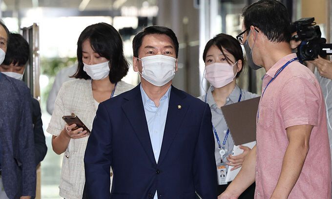 국민의힘 안철수 의원이 지난 27일 오후 서울 여의도 국회에서 열린 중진의원 간담회에 참석하고 있다. 연합뉴스