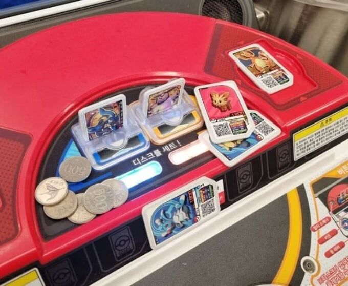 ‘포켓몬 가오레’의 경품인 포켓몬 디스크. 디스크 역시 포켓몬의 등급에 따라 1~5등급으로 구분된다. 온라인 커뮤니티 ‘에펨코리아’ 캡처