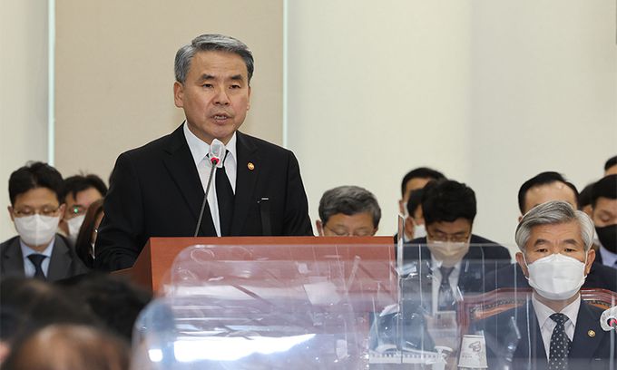 이종섭 국방부 장관이 31일 서울 여의도 국회에서 열린 국방위원회 전체회의에서 예산안 제안설명을 하고 있다. 연합뉴스