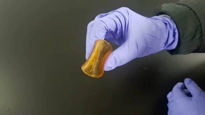 2018년 한국화학연구원이 개발한 자가치유 신소재. 출처=한국화학연구원