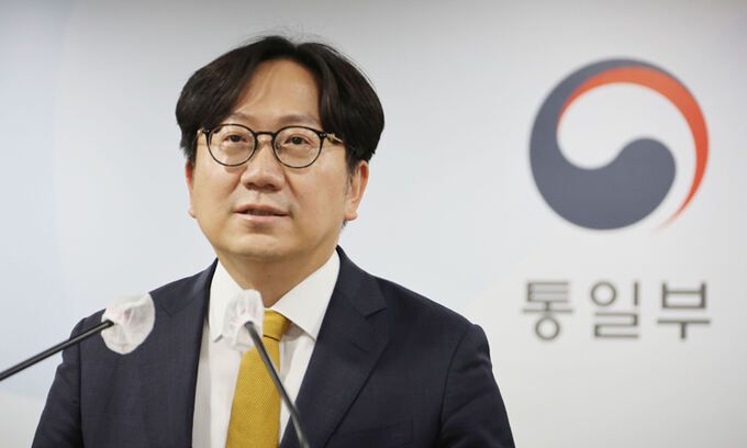 조중훈 통일부 대변인이 24일 정부서울청사 브리핑실에서 북한 김여정 노동당 부부장의 '막말 담화'에 대해 매우 유감스럽다는 입장을 밝히고 있다. 연합뉴스