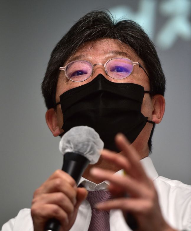 유승민 전 의원이 지난 9월29일 오전 대구 북구 경북대학교에서 ‘무능한 정치를 바꾸려면’을 주제로 특강하고 있다. 대구=뉴시스