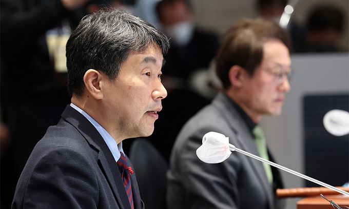 이주호 교육부 장관이 18일 부산 해운대구 누리마루 APEC하우스에서 열린 교육부장관·시도교육감 간담회에서 발언하고 있다. 연합뉴스