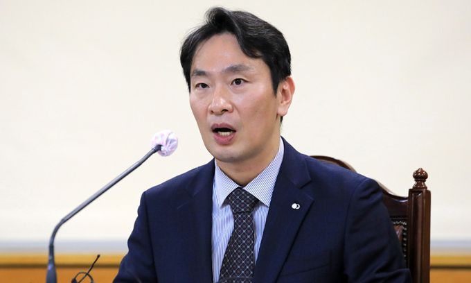 이복현 금융감독원장이 지난 18일 서울 중구 은행회관에서 열린 은행장들과의 간담회에서 모두발언을 하고 있다. 뉴스1