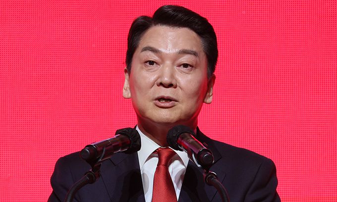 국민의힘 안철수 당대표 후보가 16일 광주 김대중컨벤션센터에서 열린 제3차 전당대회 광주·전북·전남 합동연설회에서 정견 발표를 하고 있다. 연합뉴스