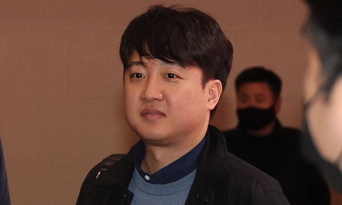 국민의힘 이준석 전 대표가 16일 광주 김대중컨벤션센터에서 열린 제3차 전당대회 광주·전북·전남 합동연설회에 참석하고 있다. 연합뉴스