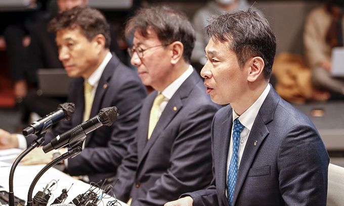 이복현 금융감독원장이 9일 서울 영등포구 KB국민은행에서 열린 상생금융 확대를 위한 금융소비자 현장간담회에서 인사말을 하고 있다. 뉴시스