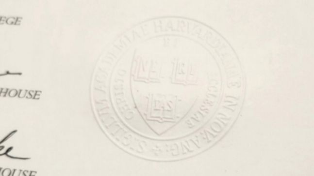 이준석 전 국민의힘 대표가 28일 페이스북에 게시한 하버드대 졸업장 일부분. 이준석 전 국민의힘 대표 페이스북 갈무리