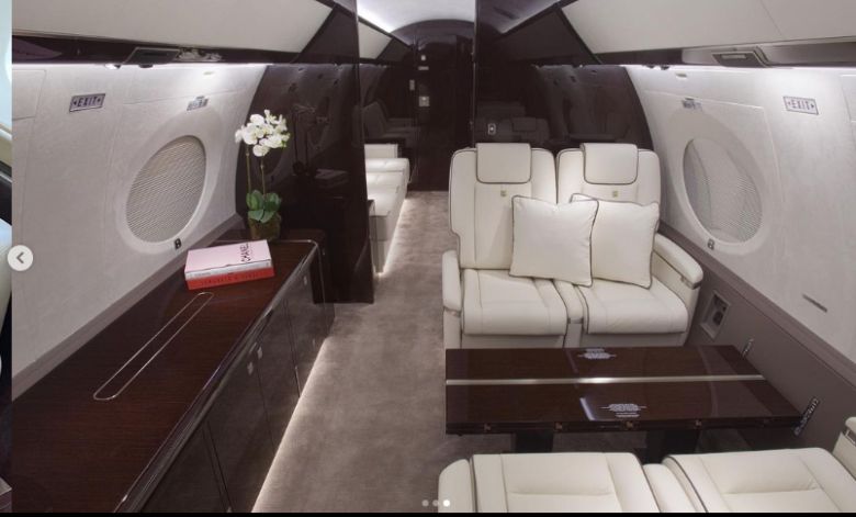 블랙핑크 멤버가 이용하는 전용기 내부