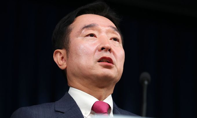 이도운 대통령실 대변인이 8일 서울 용산 대통령실 청사에서 현안 관련 브리핑을 하고 있다. 뉴시스