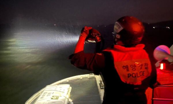 실종자 수색하는 해경. 인천해양경찰서 제공