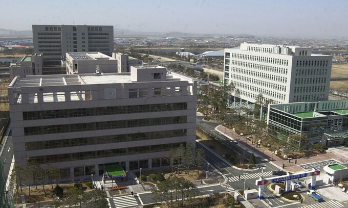 서울지방검찰청 고양지청(오른쪽)과 서울지방법원 고양지원(왼쪽). 연합뉴스