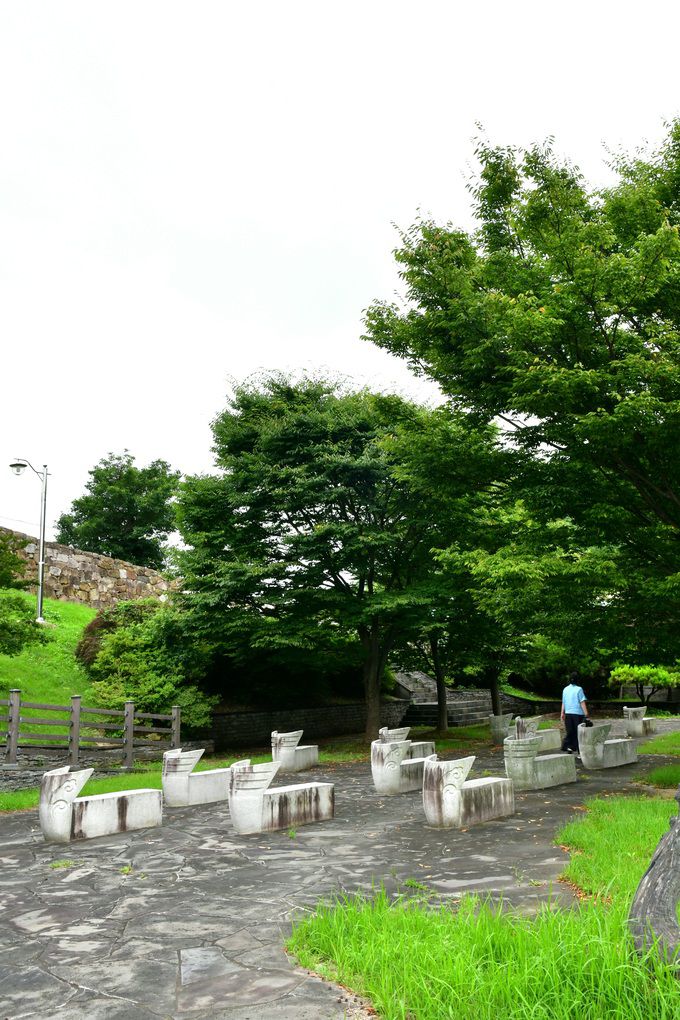 회령진성 12척 조형물.